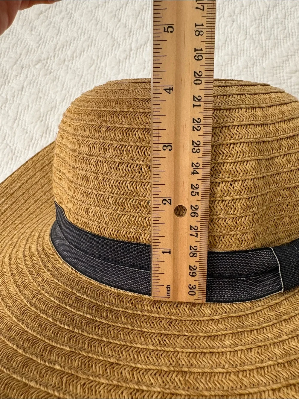 August Hat Co Wide Brim Straw Sun Hat. Tan w/BlackishGrey Band. Great shape.
